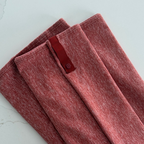 Lululemon Vinyasa Scarf *Rulu Heathered Magenta - Picture 7 of 7